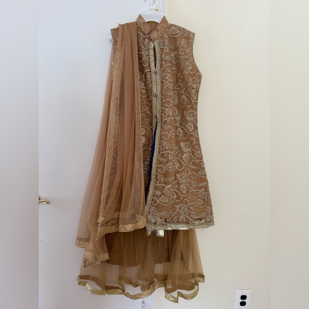 Elegant Embroidered Sleeveless Dress with Dupatta